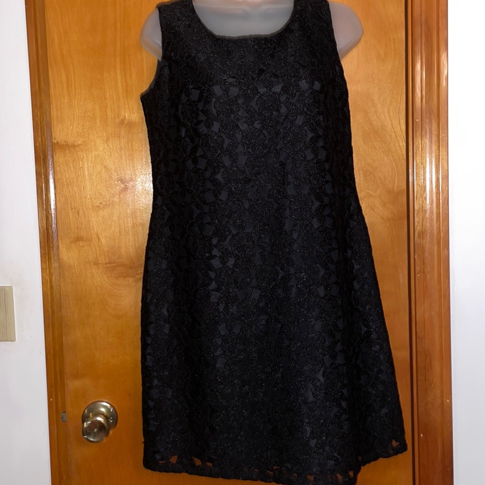 Black lace sleeveless sheath